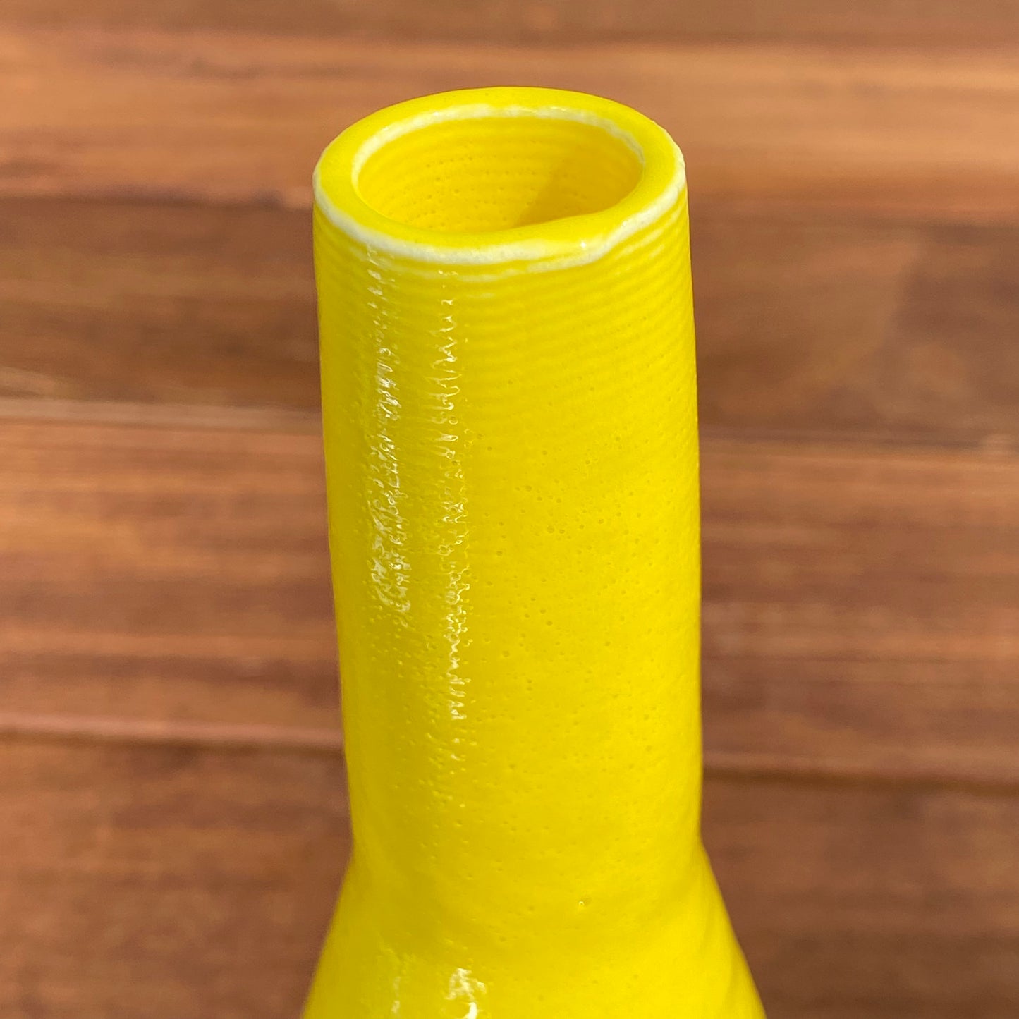 Giving Bottle - Hyperviz Yellow